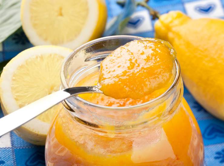 Solo questa marmellata di limoni ti farà sentire il vero sapore dell'estate. Foto di Ricetta Sprint