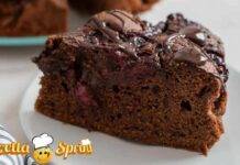 Torta morbida fondente ed amarene, ogni assaggio si scioglie in bocca: che bontà incredibile!