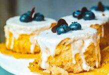 Tortine di ricotta con ananas e limone