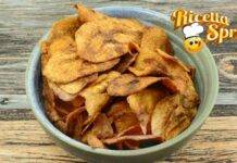 Chips croccantissime cotte al forno, leggere e sfiziose patate al forno tagliate sottilissime