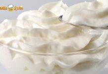 Crema alla yogurt, la farcia fresca e leggera per tantissimi dolci estivi Crema alla yogurt, la farcia fresca e leggera per tantissimi dolci estivi