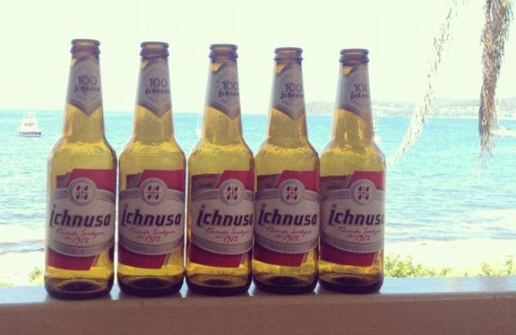 Cinque bottiglie di Ichnusa