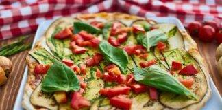 Focaccia veloce con melanzane arrostite e pomodorini