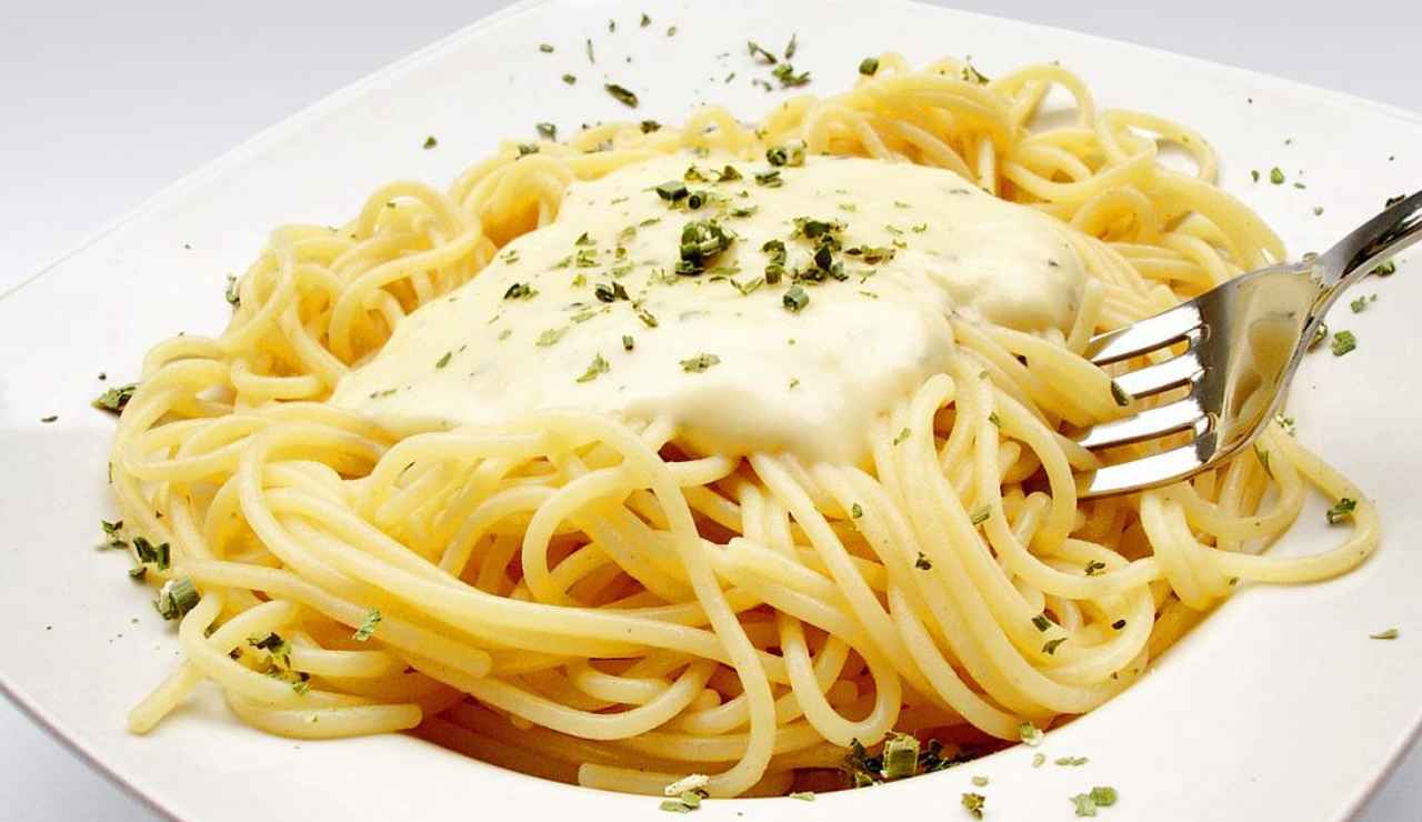 Spaghetti origano e burrata