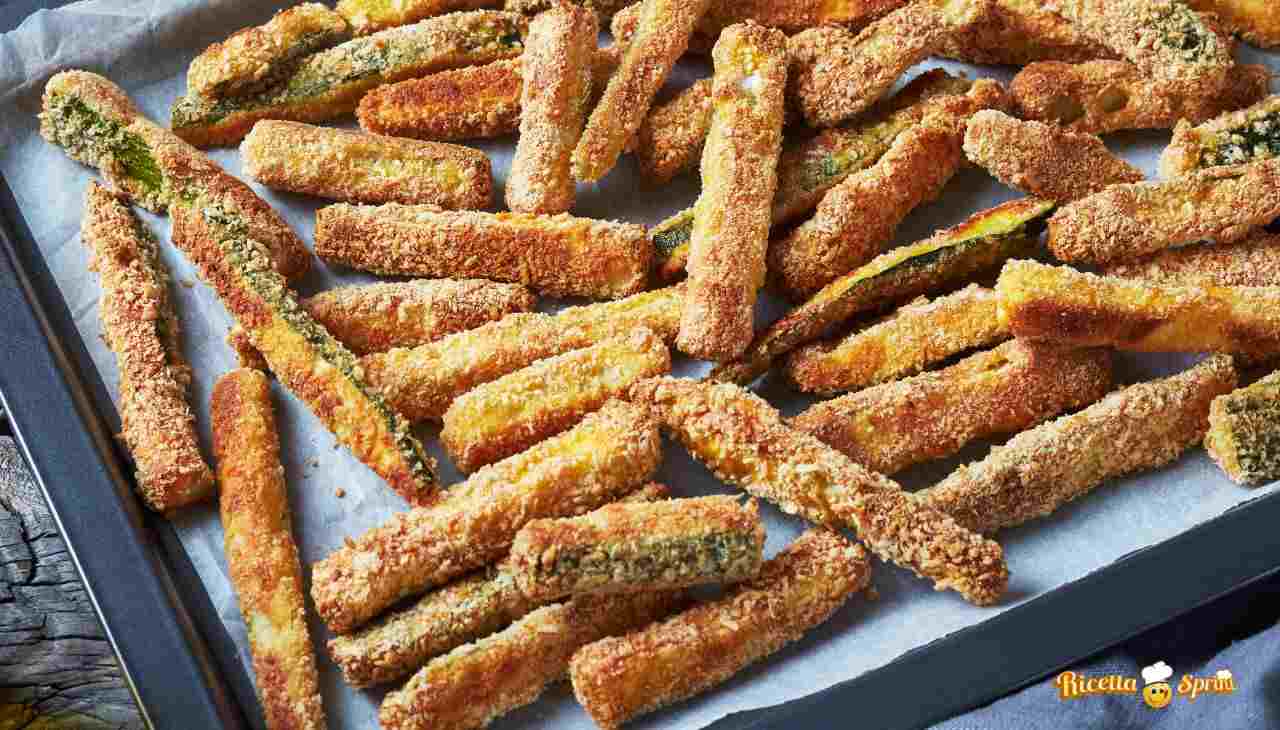 Stick di zucchine croccanti non fritte, ricetta leggera e salva fornello