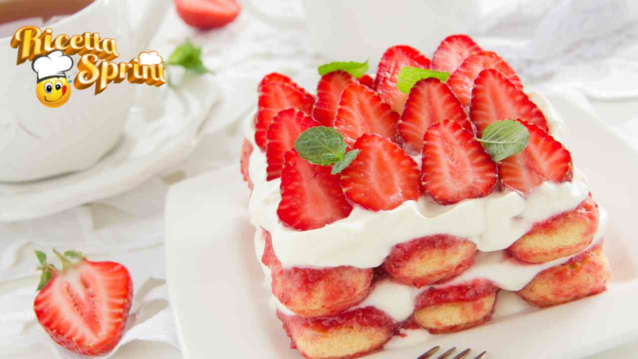 Tiramisù alle fragole senza uova così lo prepara Benedetta Rossi