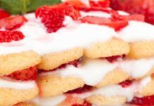 Tiramisù alle fragole senza uova così lo prepara mia nonna, ormai lo faccio anche io