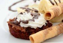 Tortine di pan di spagna cacao e rum