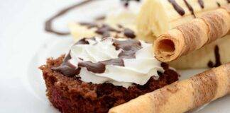 Tortine di pan di spagna cacao e rum