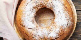 Ciambellone alla panna montata e gocciole di cioccolato, impossibile resistergli