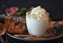 Coppe di mascarpone e cioccolato bianco