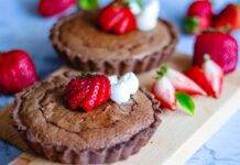 Crostatine con crema di ricotta al cioccolato