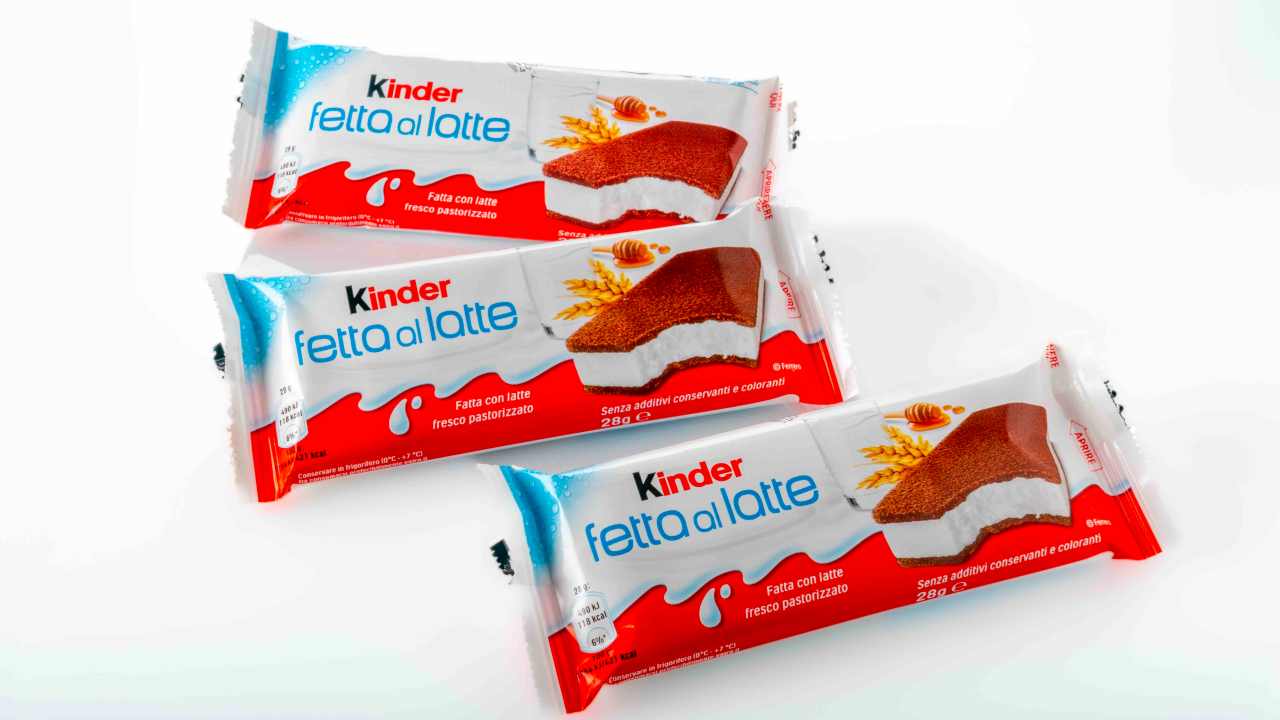 Kinder fetta al latte fatto in casa: la fresca merenda da provare subito 