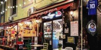napoli pizzeria laezza turisti ritrovano soldi