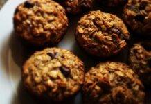 Muffin ai fiocchi d'avena e gocce di cioccolato