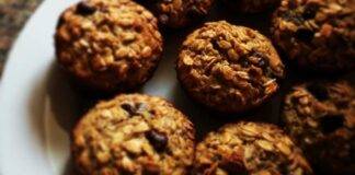 Muffin ai fiocchi d'avena e gocce di cioccolato