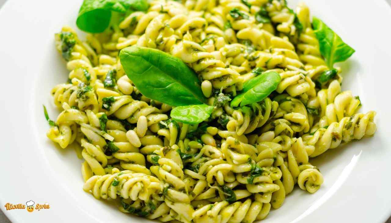 Pasta al pesto ma di spinaci, ancora più verde ancora più buona