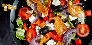 Pollo fritto alla greca croccante e invitante, la ricetta protagonista dell'estate