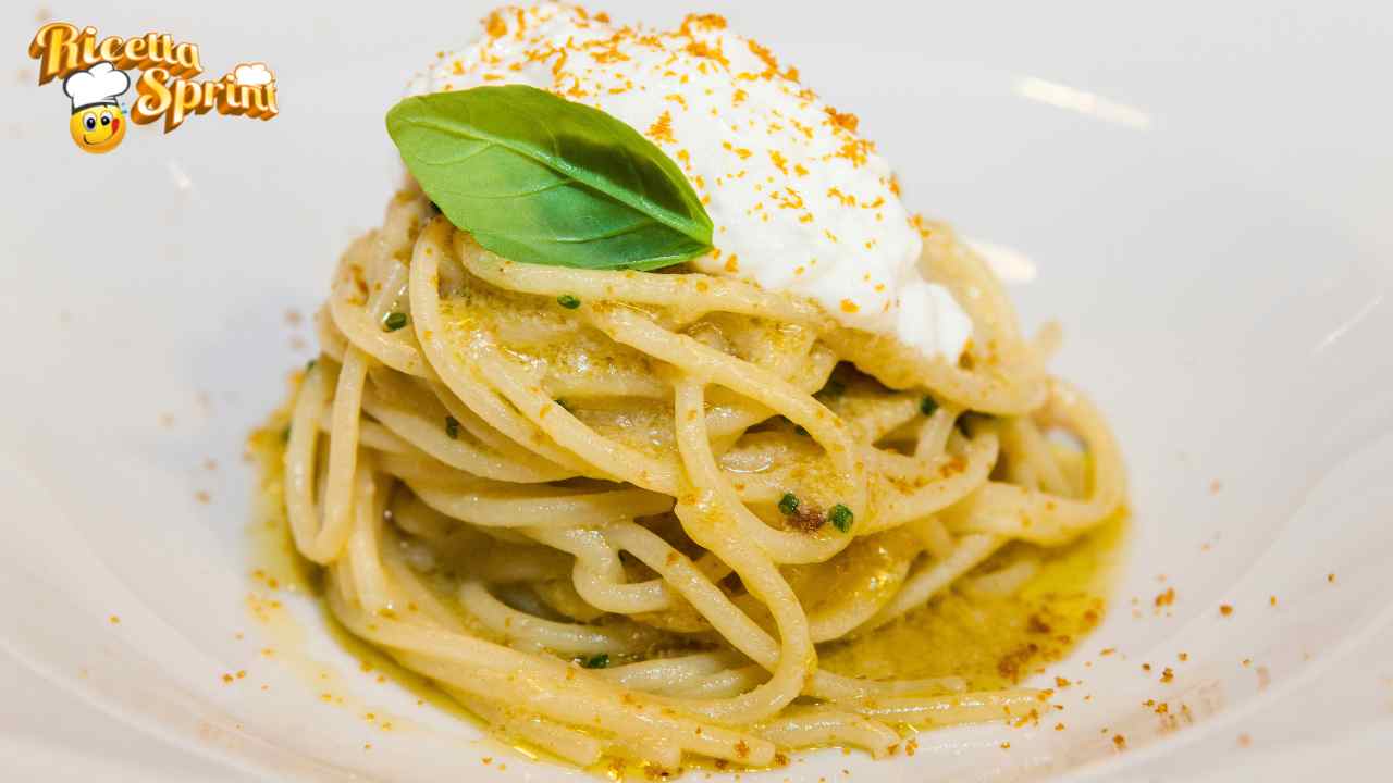 Spaghetti bottarga e burrata un mix di sapori e profumi che rendono il pranzo speciale