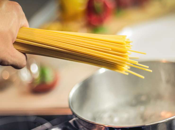 Spaghetti cremosi alle zucchine e pepe 