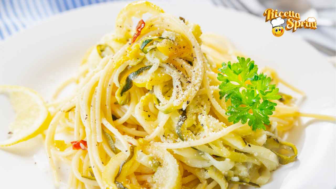 Spaghetti limone e zucchine perfetti per un'occasione speciale