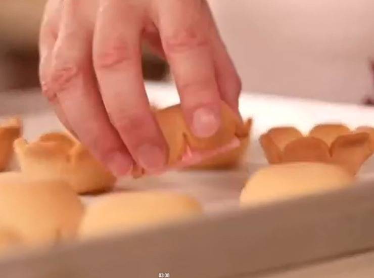 Tartellette di frutta la ricetta di Benedetta Rossi, favolose e freschissime. Foto di Benedetta Rossi