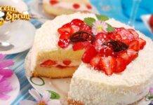 Torta cocco e fragole un freschissimo dessert, un po' esotico da gustare dopo cena 