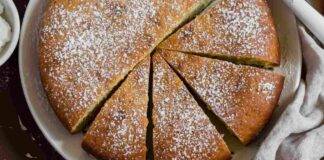 Torta nuvola alle banane con una pioggerellina di gocciole cioccolatose