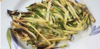 Zucchine julienne sottili croccanti e asciutte, altro che patatine fritte