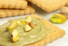 Crema al pistacchio: ora prova a farcire una fetta di torta e poi raccontami quanto è buona crema