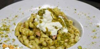 Fusilli al pistacchio e burrata cremosi e dal gusto avvolgente per un pranzo davvero speciale