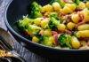 Gnocchi speck e broccoli saltati in padella ti bastano10 minuti e il pranzo sarà servito!