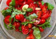Insalatina di pomodorini una carica di vitamine, buonissima è dir poco! Insalatina di pomodorini una carica di vitamine, buonissima è dir poco!