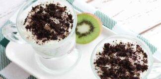 Mousse alla stracciatella con granella oreo