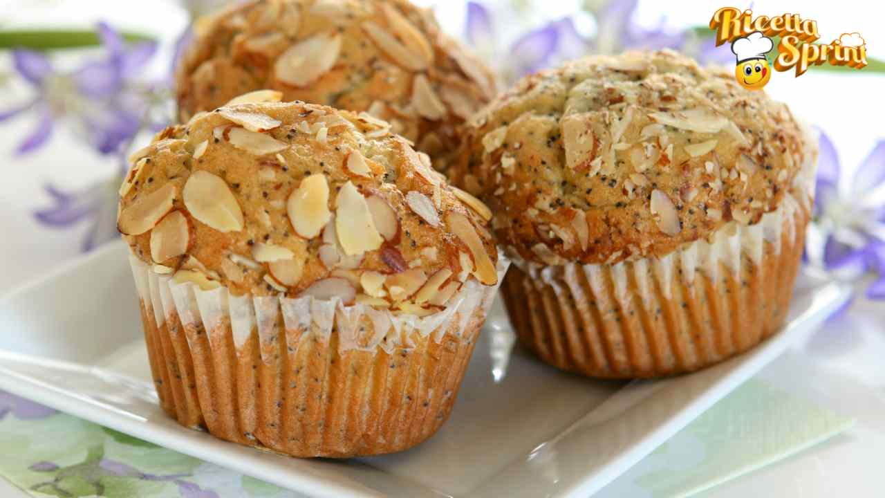Muffin al limone e semi di papavero il dessert alternativo, perfetto da gustare in qualsiasi momento della giornata