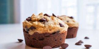Muffin di ricotta, cioccolato e pera