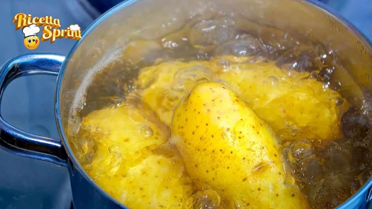 Patate lesse in 10 minuti - RicettaSprint