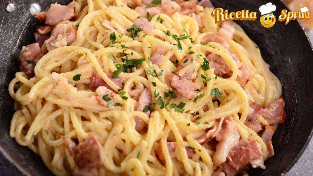 Spaghetti al burro parmigiano e prosciutto, un primo velocissimo e cremoso pronto in 10 minuti