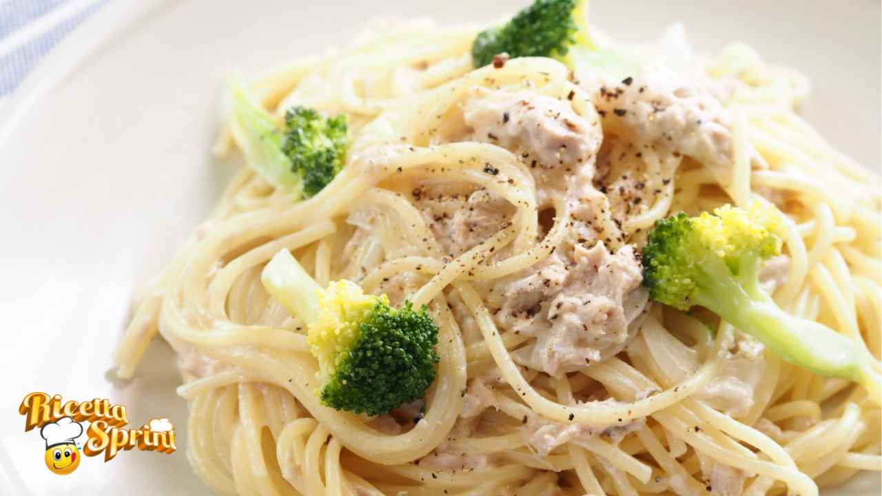 Spaghetti cremosi al tonno e broccoli il pranzo economico e veloce, ma di gran effetto