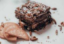 Torta di biscotti e mandorle, buonissima e pronta in pochissimi minuti Torta di biscotti mandorle