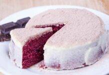 Torta soffice al fondente e frutti di bosco, particolare mix dal sapore eplosivo Torta soffice al fondente e frutti di bosco