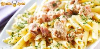 Pasta al tonno in bianco, 10 minuti e porti in tavola un pranzetto con i fiocchi.