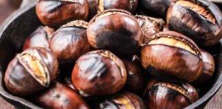 Castagne cotte in padella ma aggiungi del sale grosso e poi dimmi quanto sono buone!