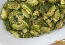 Butta nel tegame 3 zucchine, 2 di spicchi di aglio e una pioggia di prezzemolo, contorno pronto in 10 minuti