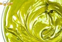 Crema al pistacchio e cioccolato, il dessert da veri chef prende forma anche in casa Crema al pistacchio e cioccolato, il dessert da veri chef prende forma anche in casa