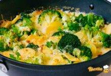 Unisci le patate ai broccoletti e ripassa tutto in padella: aggiungi del peperoncino, e godi!