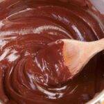 Come fare un incredible ganache al cioccolato per dolci e dessert al cucchiaio