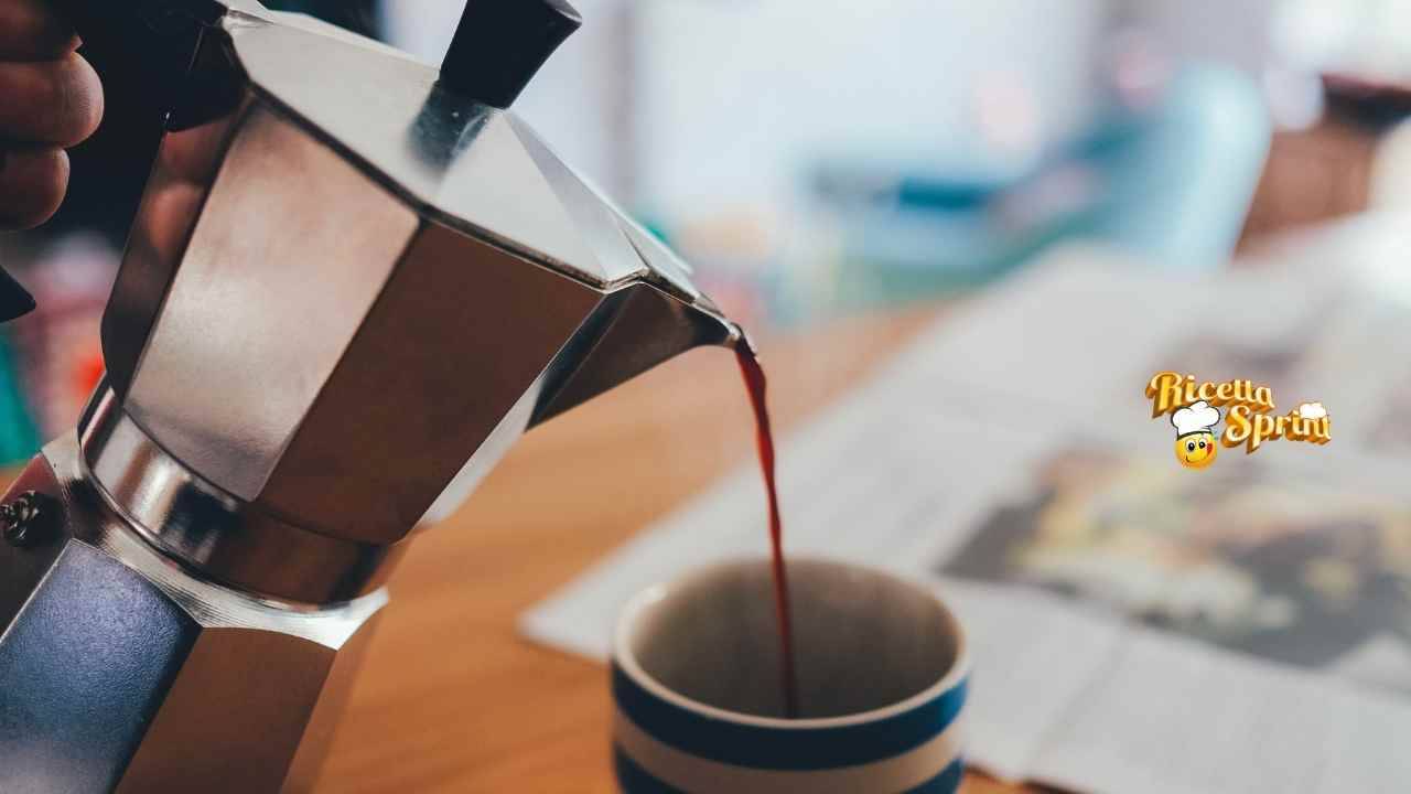Calcare nel caffè allarme - RicettaSprint