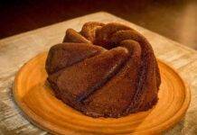 Ciambella allo yogurt con cacao e arancia