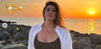 Elisa Isoardi mano sulla pancia - RicettaSprint